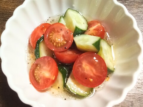 今日はカンタン酢で♪プチトマトとキュウリのマリネ